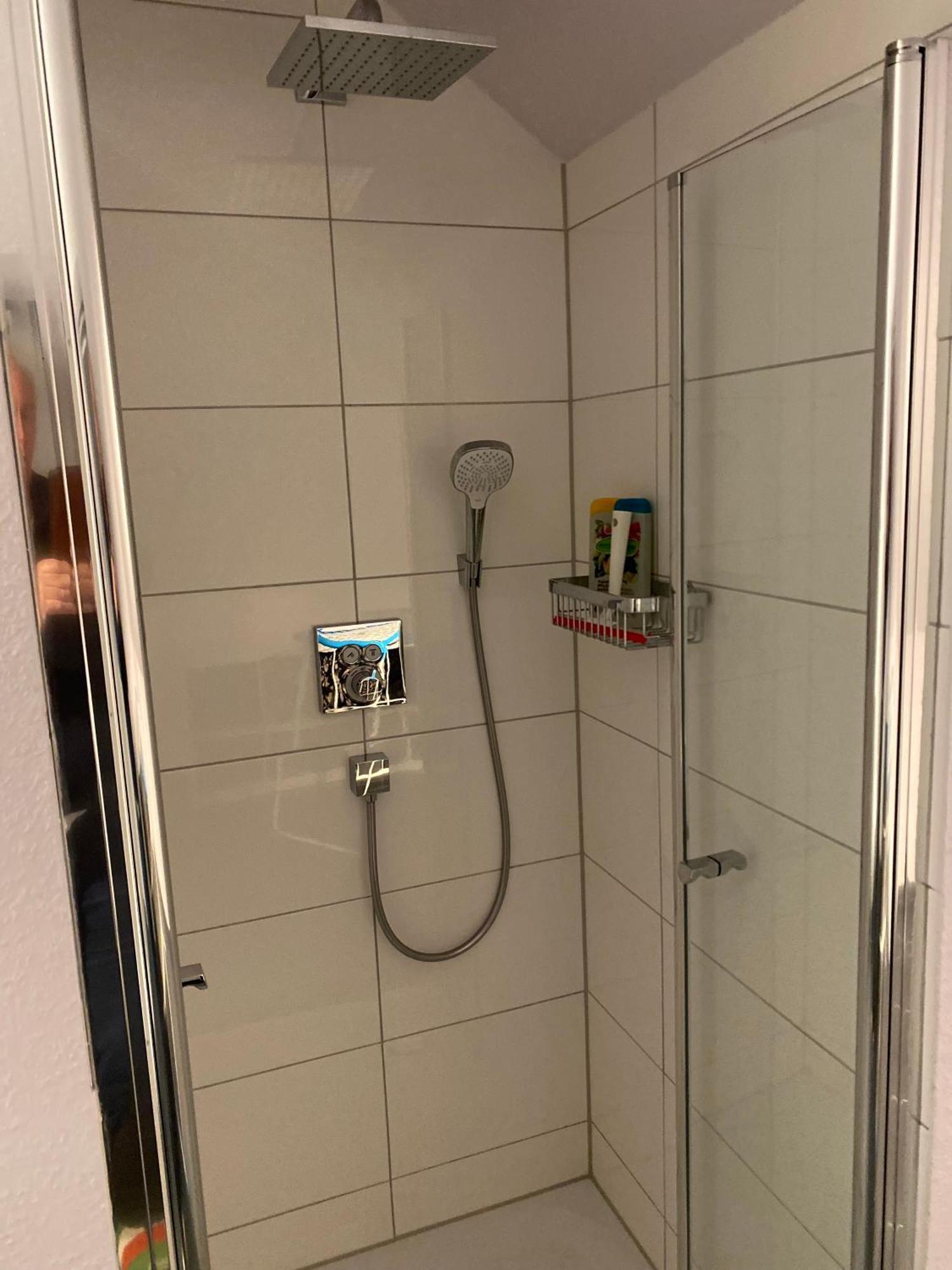 Zimmer Am Bachlauf 盖尔森基兴 外观 照片